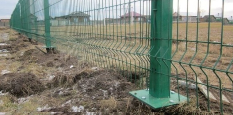 Купить сваи для ограждения от производителя в Петергофе от 1395 руб: низкая цена, быстрая установка